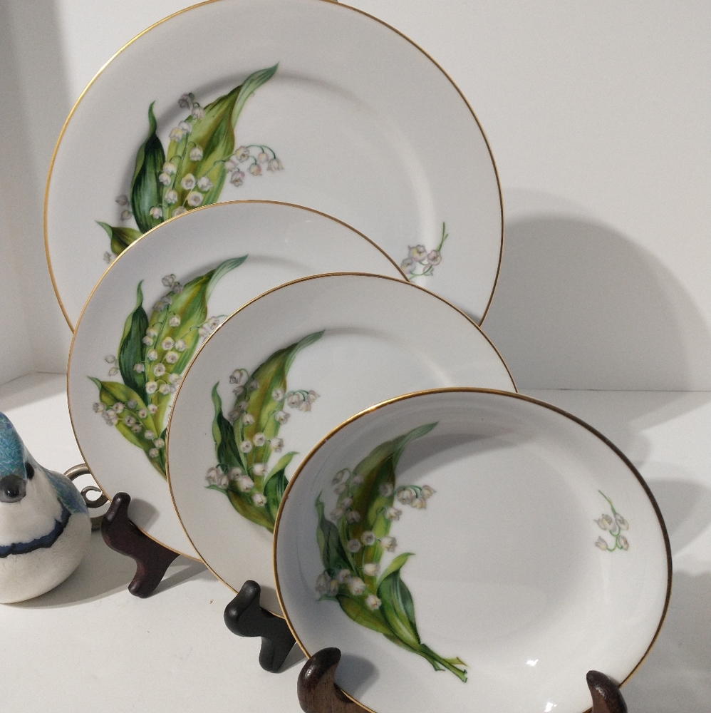 Craftsman Fine China MAY TIME Lilly of the Valley - Japan Dinner Setting